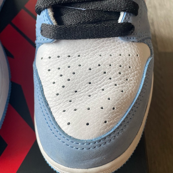 2021
Air Jordan 1 Retro High OG 'University Blue' - Picture 3 of 8